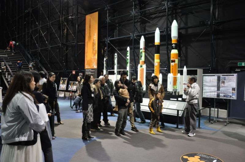 つくばには見学可能な研究施設が多数ある(写真はJAXA筑波宇宙センター内)