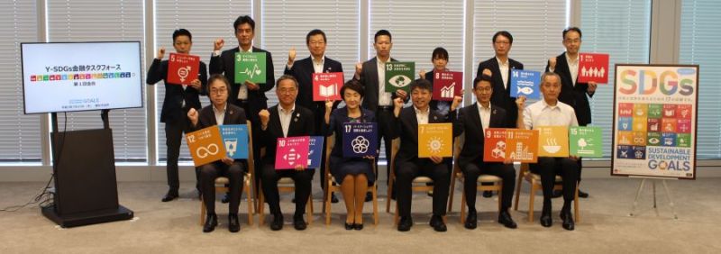 市庁舎で第１回会合。前列中央が林市長